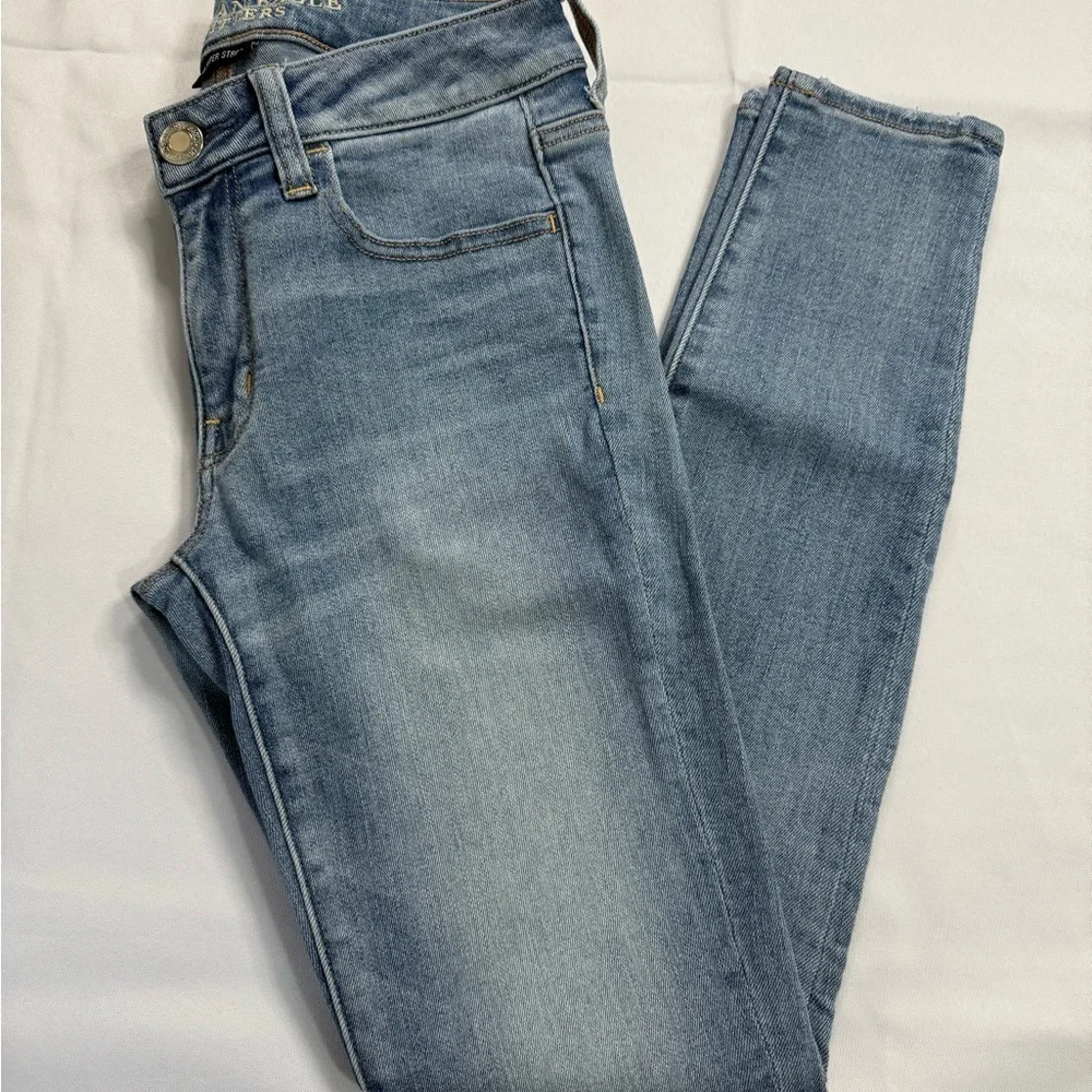 American Eagle Outfitters Blue Skinny Jeans with Faded Wash - Picture 3 of 7